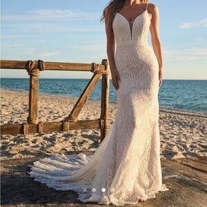 Elegant Lace Wedding Dress